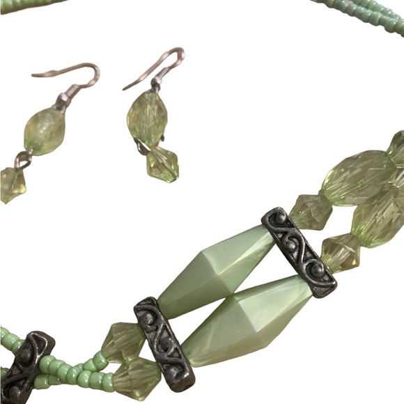 3-Piece Necklace & Earrings Set Lime Green Stone New With Tags NWT Jewelry - Picture 3 of 8
